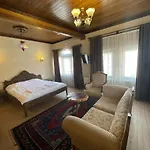 Bella Vista Stone House Hotel 3*