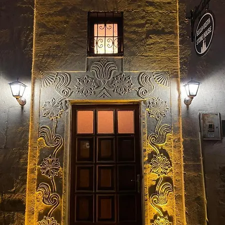 فندق Bella Vista Stone House 3*