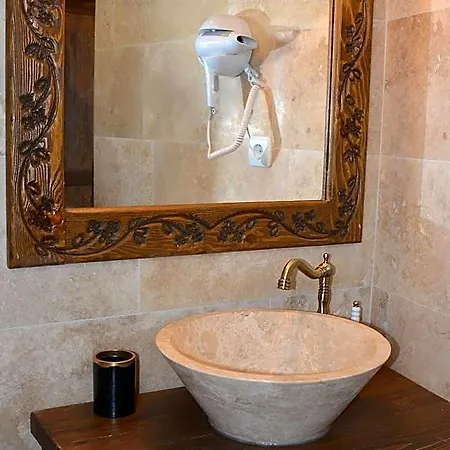 Bella Vista Stone House فندق أوروغوبْ