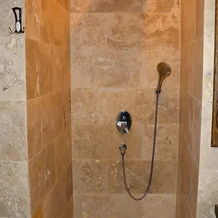 Bella Vista Stone House 3*